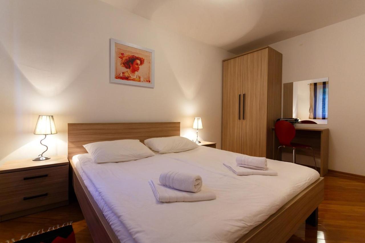 מאלינסקה Apartments Adria מראה חיצוני תמונה