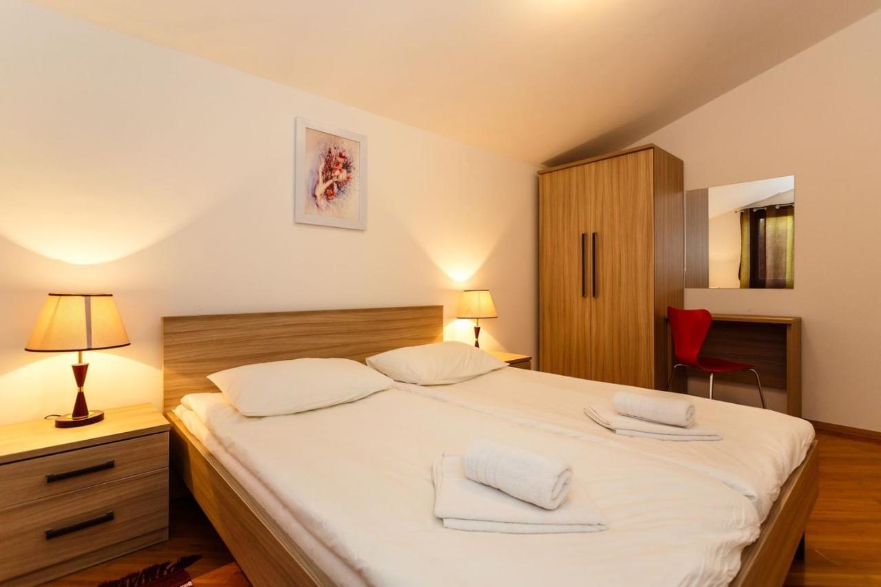 מאלינסקה Apartments Adria מראה חיצוני תמונה