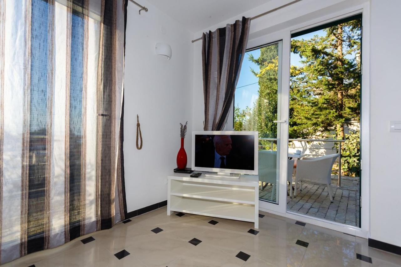 מאלינסקה Apartments Adria מראה חיצוני תמונה