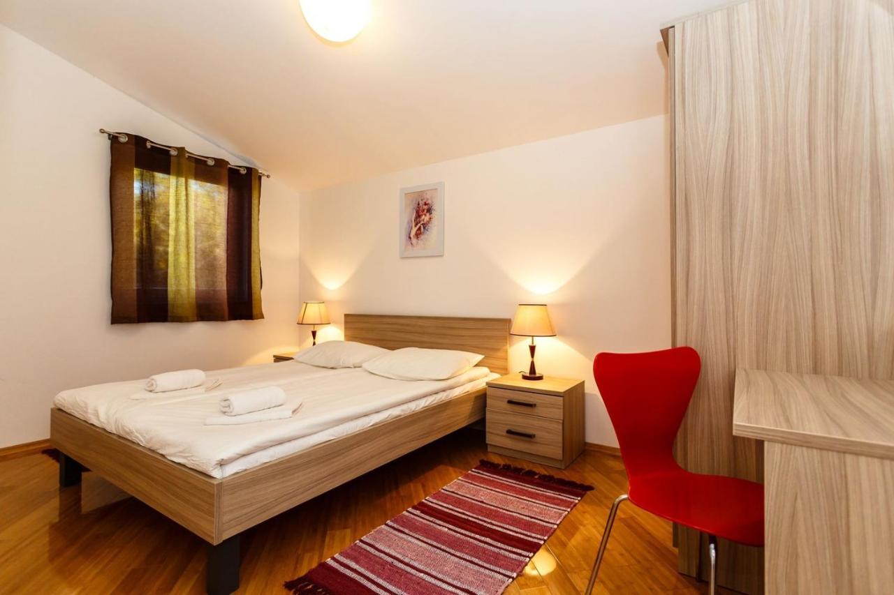 מאלינסקה Apartments Adria מראה חיצוני תמונה