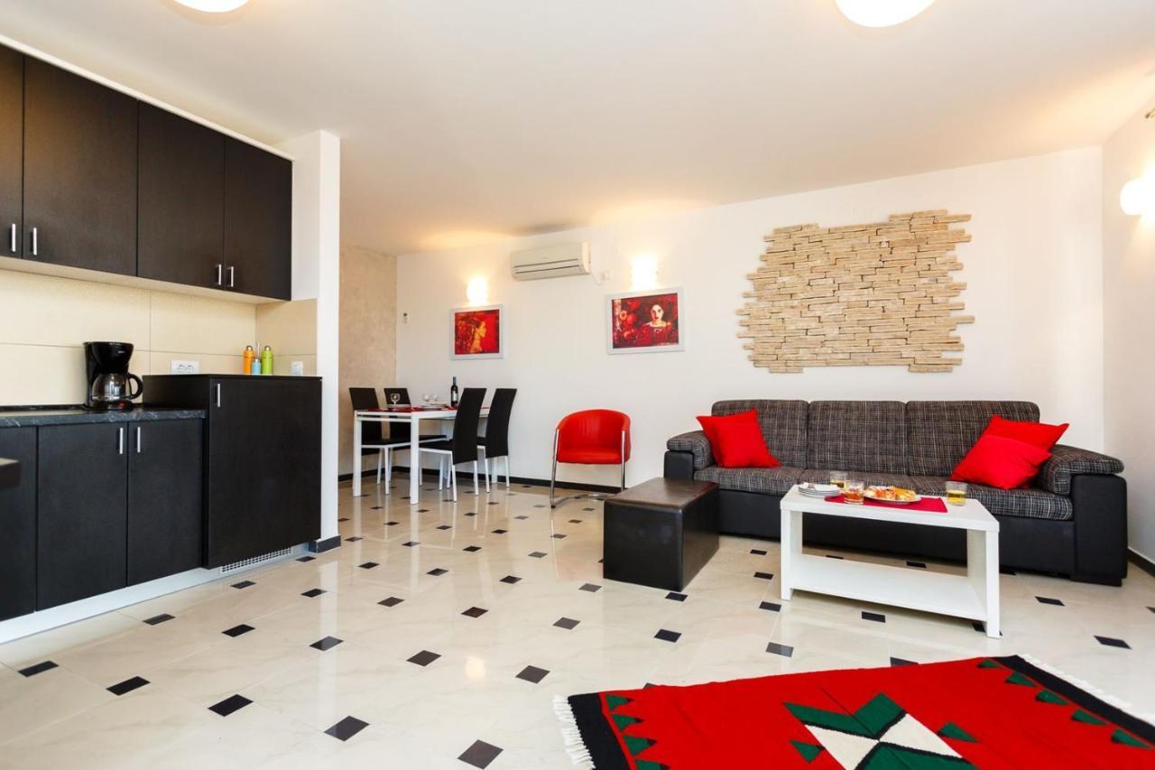 מאלינסקה Apartments Adria מראה חיצוני תמונה