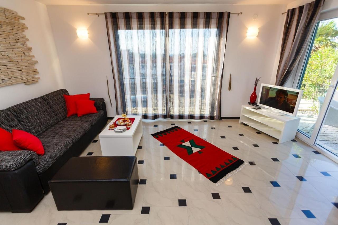 מאלינסקה Apartments Adria מראה חיצוני תמונה