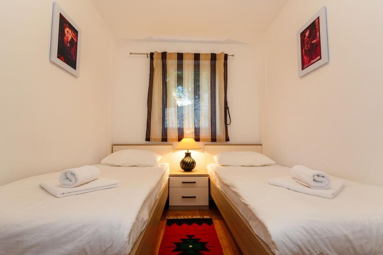 מאלינסקה Apartments Adria מראה חיצוני תמונה