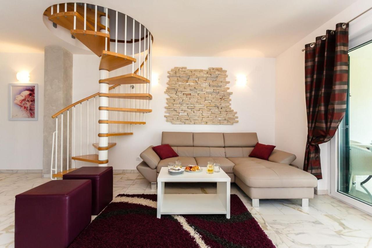 מאלינסקה Apartments Adria מראה חיצוני תמונה