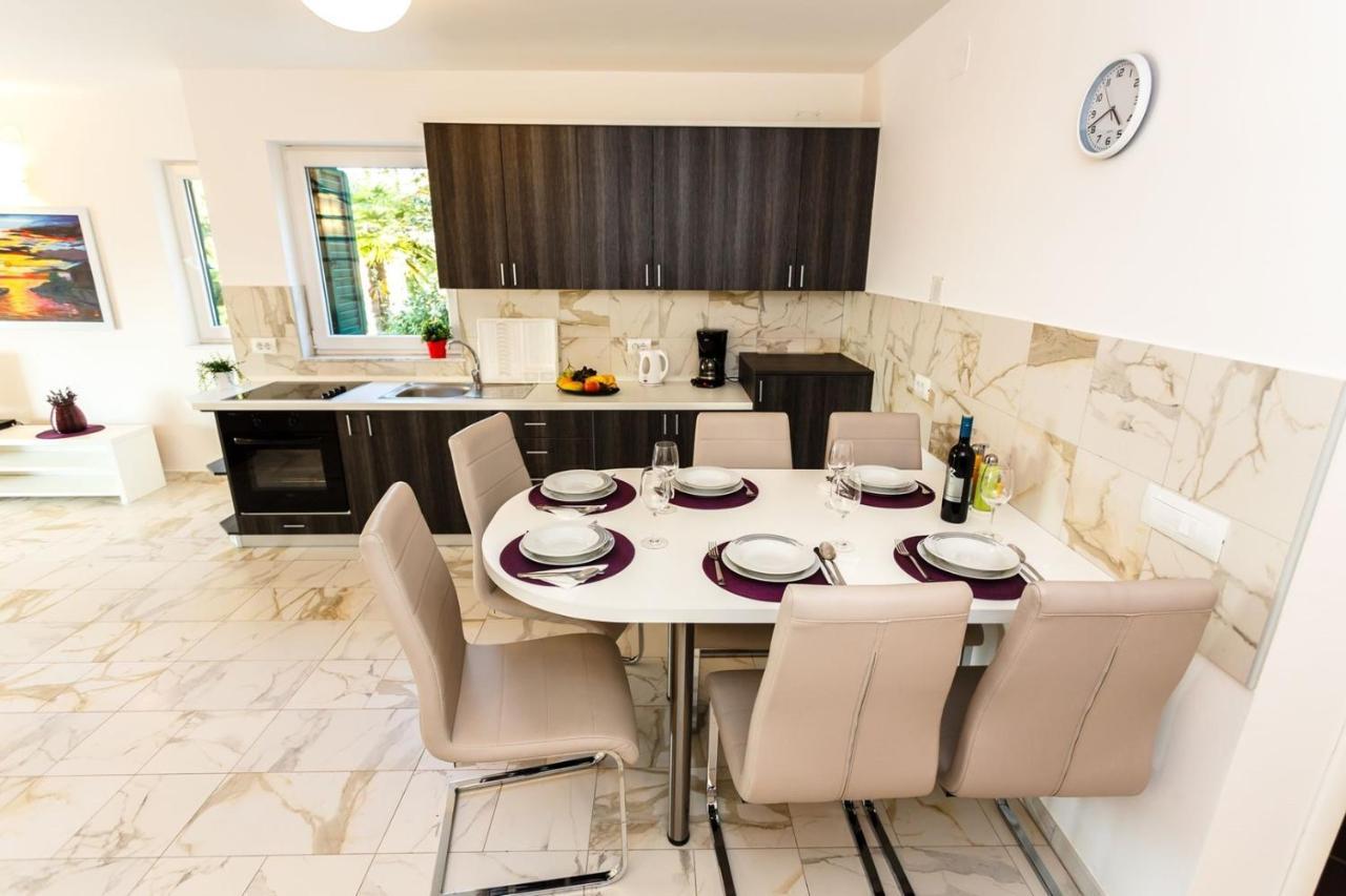 מאלינסקה Apartments Adria מראה חיצוני תמונה