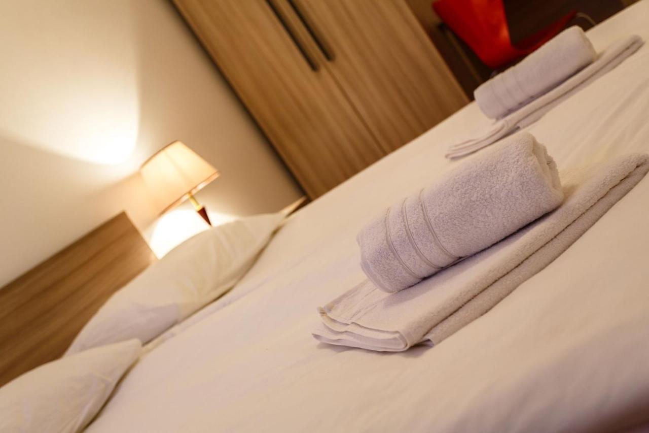 מאלינסקה Apartments Adria מראה חיצוני תמונה