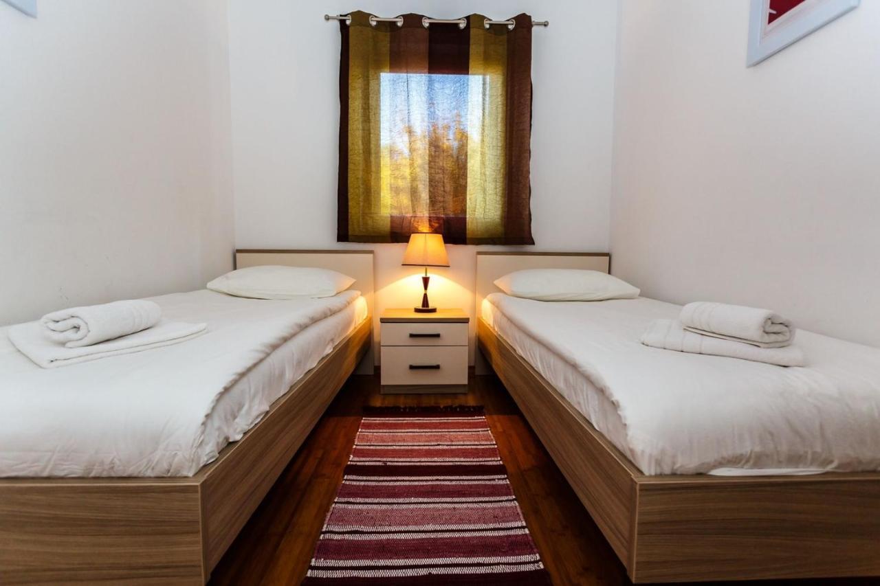 מאלינסקה Apartments Adria מראה חיצוני תמונה
